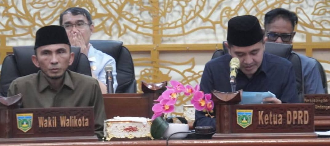 Wawako Allex saat sampaikan Nota keuangan Wali Kota atas Ranperda 2026.